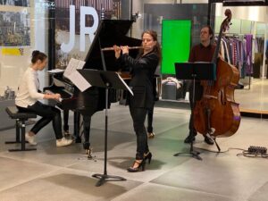 f1cb6d90-e804-4946-a422-3b036bad982b